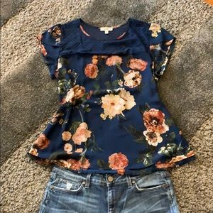 Beautiful Floral blouse! 1X